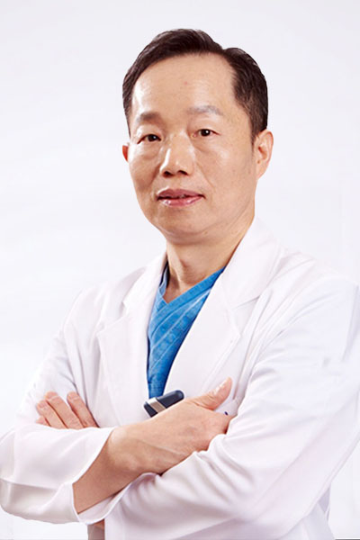 진료원장 <strong>박찬협</strong>