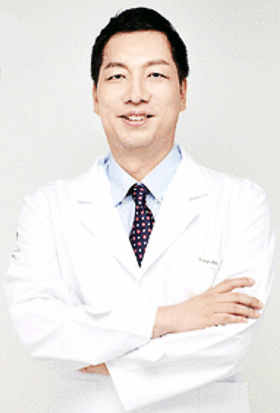 진료원장 <strong>박용진</strong>